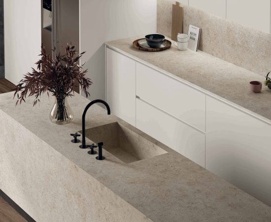 Anima Beige Fullbody 3D akmens virsma virtuvē