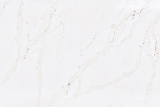 Calacatta cannes gold akmens virsmas raksts