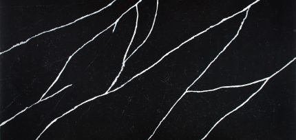 Calacatta noir satin akmens virsmas raksts