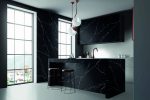 Nero marquina akmens virsma virtuvē