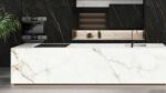 carrara gold akmens virsma virtuvē